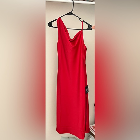 Red Lulu’s MIDI dress - Picture 2 of 4